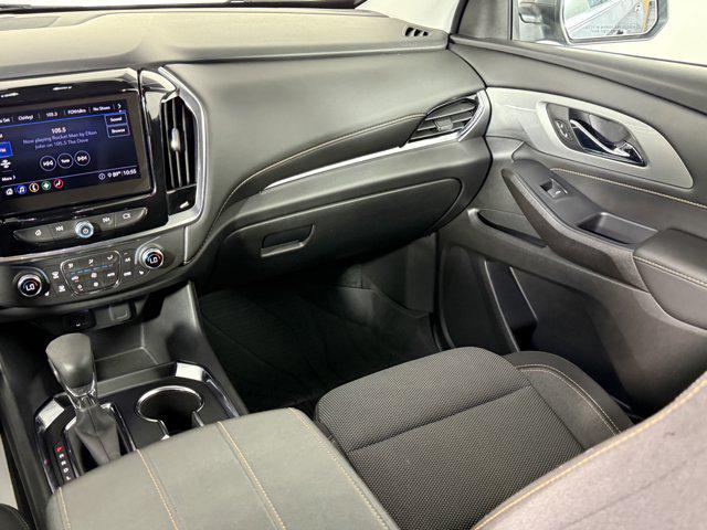 Photo of 2021 Satin Steel Metallic Chevrolet Traverse
