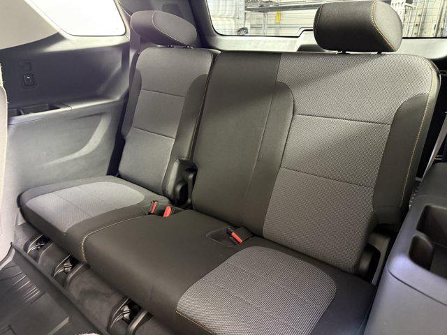 Photo of 2021 Satin Steel Metallic Chevrolet Traverse