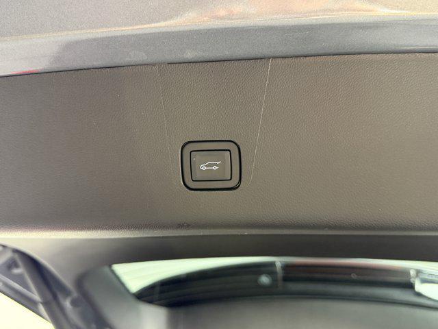 Photo of 2021 Satin Steel Metallic Chevrolet Traverse