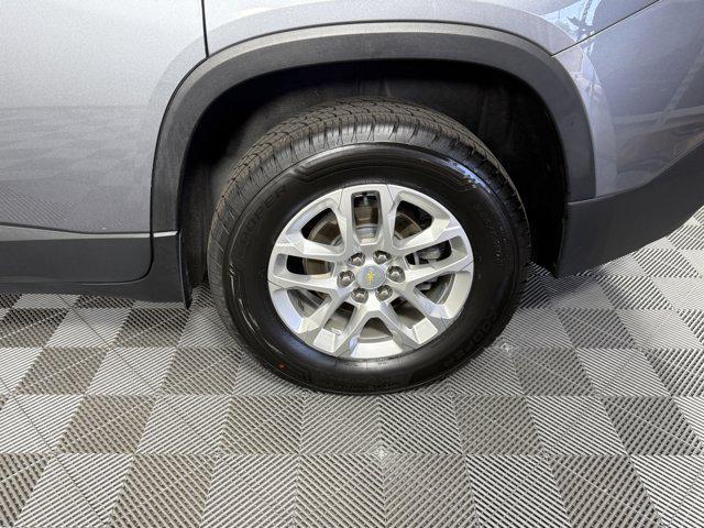 Photo of 2021 Satin Steel Metallic Chevrolet Traverse