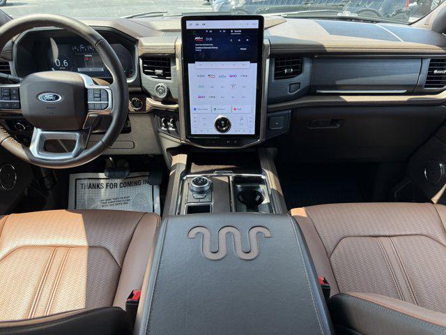 Photo of 2023 Agate Black Metallic Ford Expedition