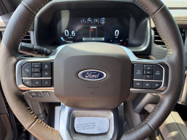 Photo of 2023 Agate Black Metallic Ford Expedition