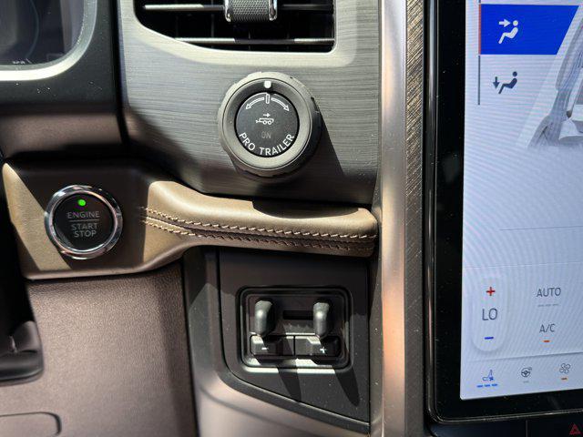 Photo of 2023 Agate Black Metallic Ford Expedition