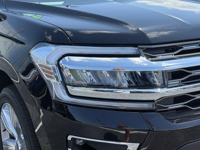 Photo of 2023 Agate Black Metallic Ford Expedition