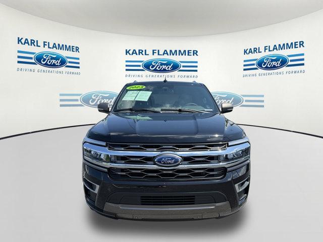 Photo of 2023 Agate Black Metallic Ford Expedition