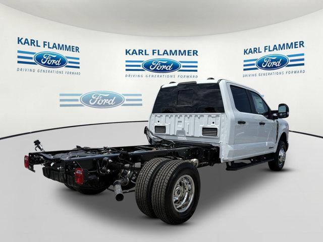 Photo of 2025 OXFORD WHITE Ford F-350