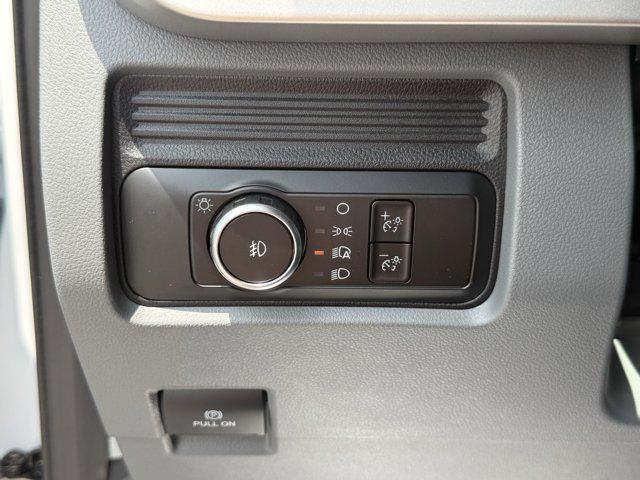 Photo of 2025 OXFORD WHITE Ford F-350