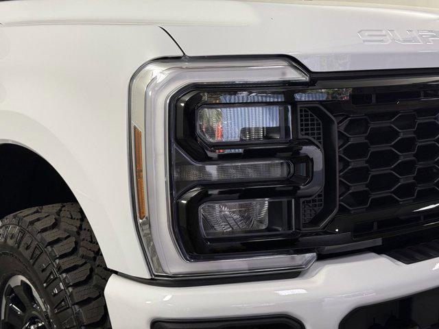 Photo of 2025 Oxford White Ford F-250