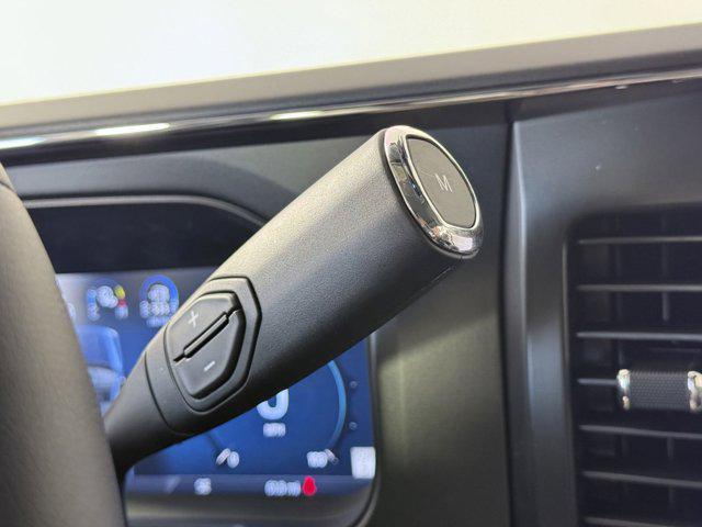 Photo of 2025 Oxford White Ford F-250