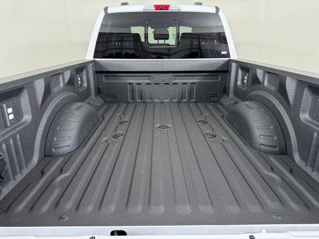 Photo of 2025 Oxford White Ford F-250