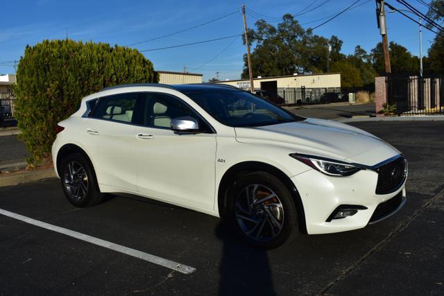 2017 Infiniti QX30