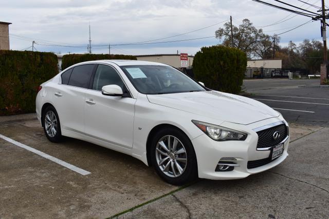 2015 Infiniti Q50