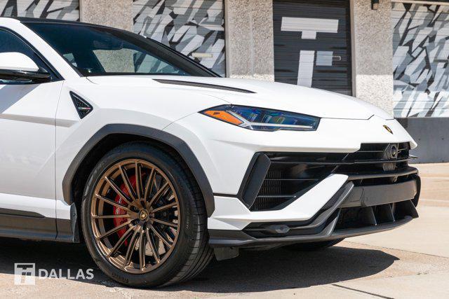 Photo of 2023 Bianco Monocerus Metallic Lamborghini Urus