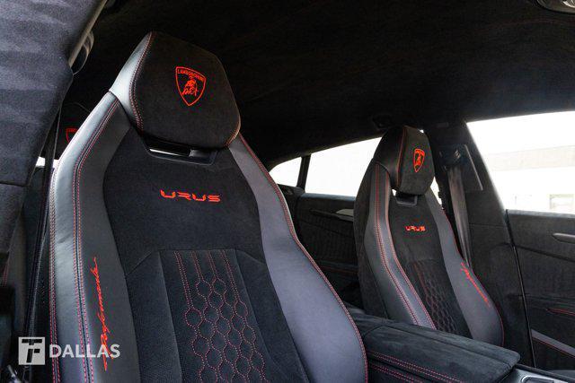 Photo of 2023 Bianco Monocerus Metallic Lamborghini Urus