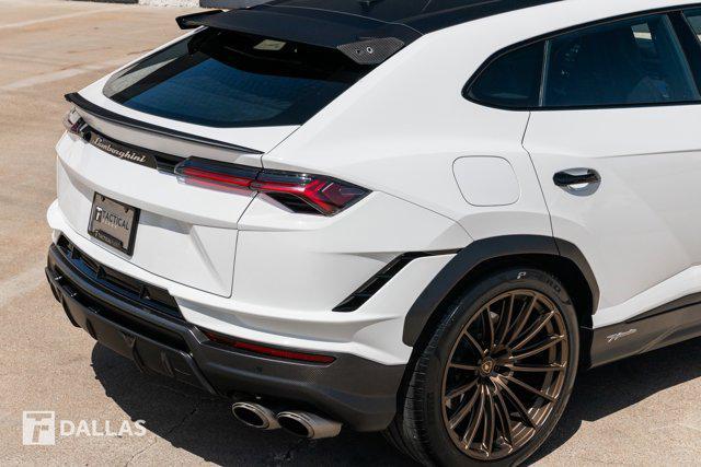 Photo of 2023 Bianco Monocerus Metallic Lamborghini Urus