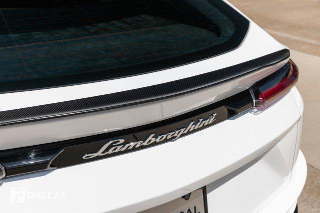 Photo of 2023 Bianco Monocerus Metallic Lamborghini Urus