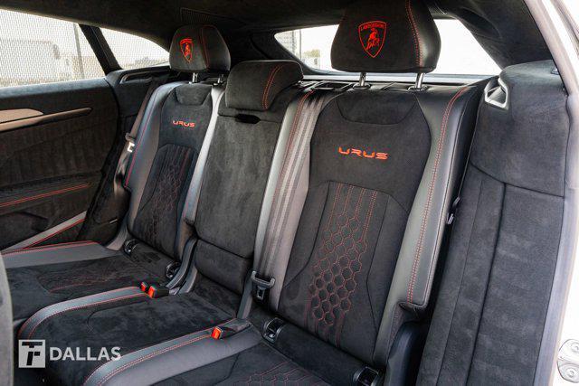Photo of 2023 Bianco Monocerus Metallic Lamborghini Urus