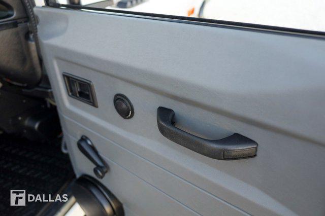 Photo of 1997 Alpine White Land Rover Defender