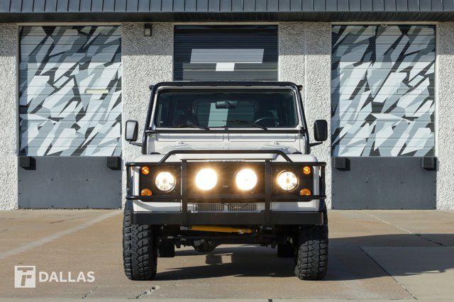 Photo of 1997 Alpine White Land Rover Defender