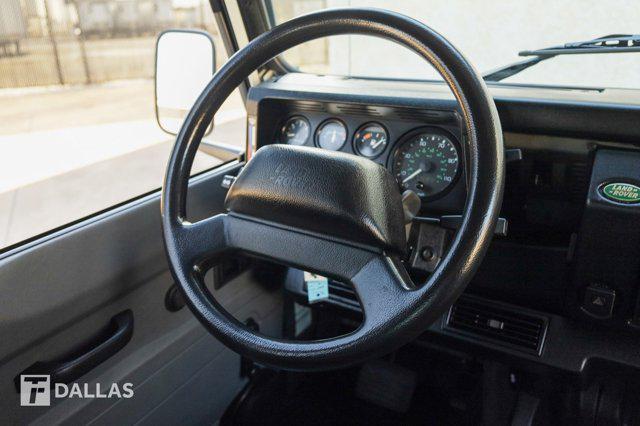 Photo of 1997 Alpine White Land Rover Defender