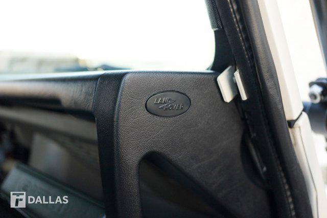 Photo of 1997 Alpine White Land Rover Defender
