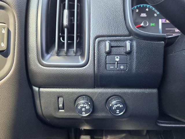 Photo of 2017 SILVER ICE Chevrolet Colorado