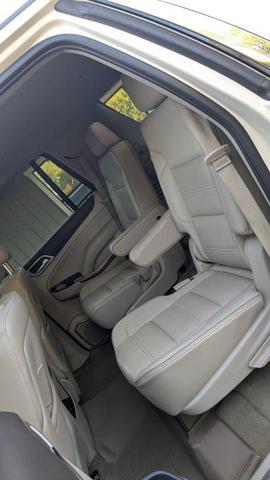 Photo of 2015 White GMC Yukon