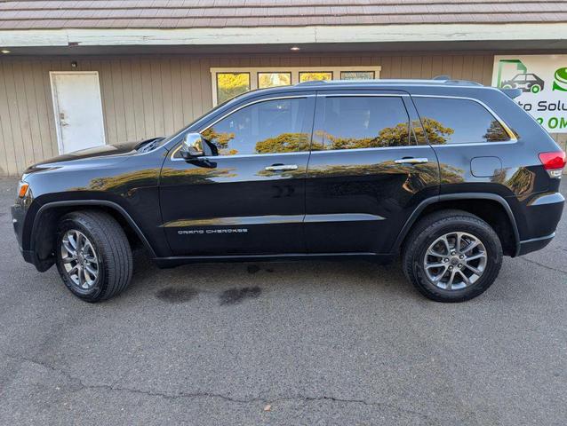 Photo of 2015 Brilliant Black Crystal Pearlcoat Jeep Grand Cherokee