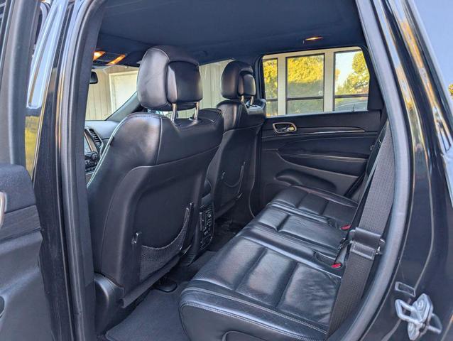 Photo of 2015 Brilliant Black Crystal Pearlcoat Jeep Grand Cherokee