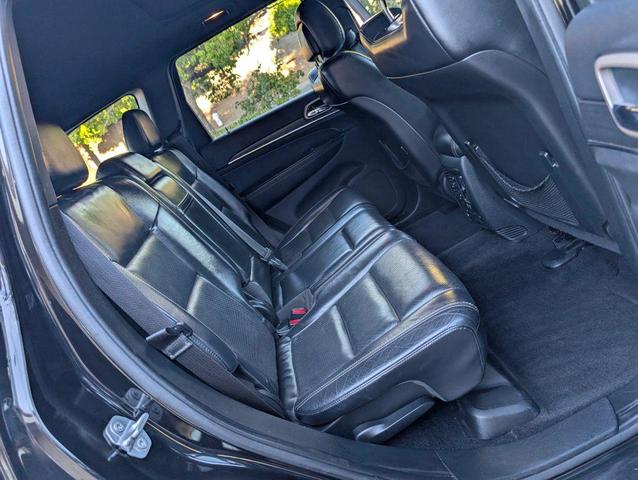 Photo of 2015 Brilliant Black Crystal Pearlcoat Jeep Grand Cherokee