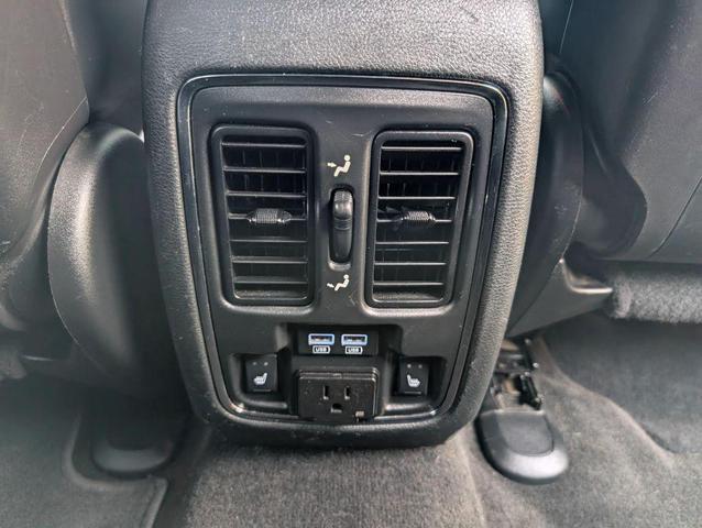 Photo of 2015 Brilliant Black Crystal Pearlcoat Jeep Grand Cherokee