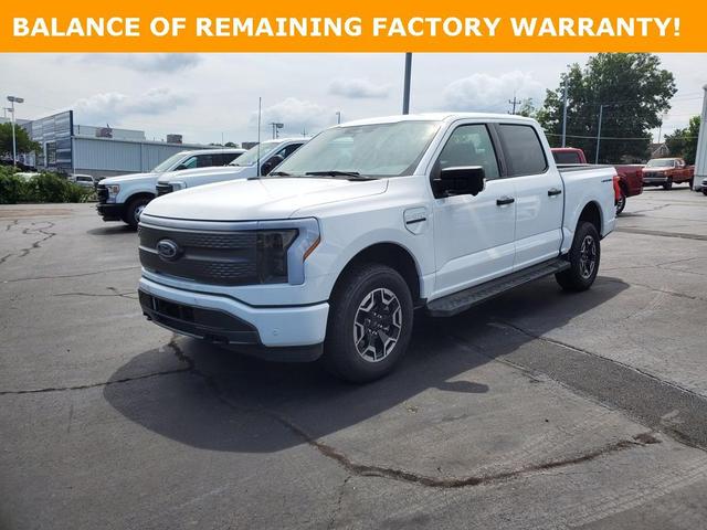 Photo of 2023 Oxford White Ford F-150 Lightning