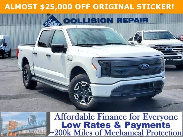 Photo of 2023 Oxford White Ford F-150 Lightning
