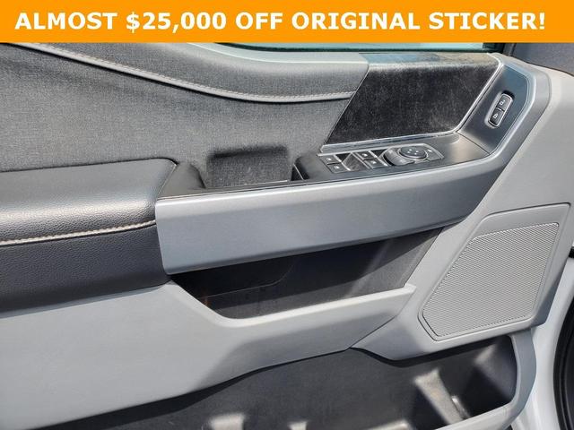 Photo of 2023 Oxford White Ford F-150 Lightning