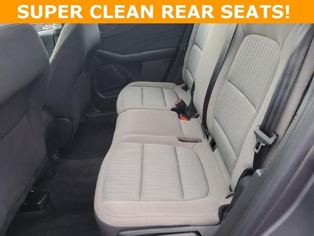 Photo of 2022 Gray Metallic Ford Escape