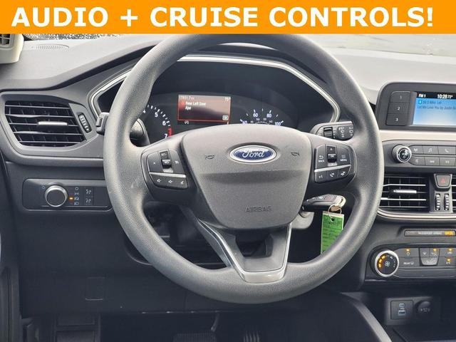 Photo of 2022 Gray Metallic Ford Escape