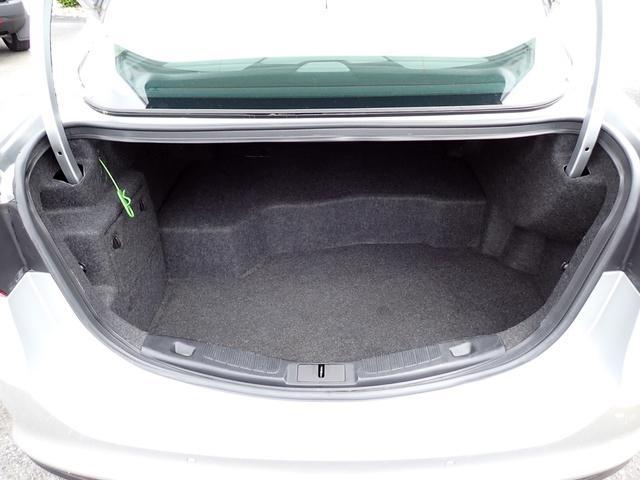 Photo of 2018 Ingot Silver Ford Fusion Hybrid