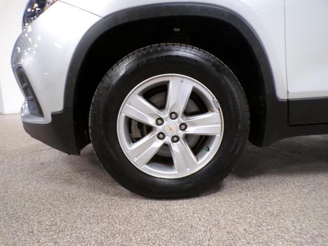 Photo of 2018 Silver Ice Metallic Chevrolet Trax