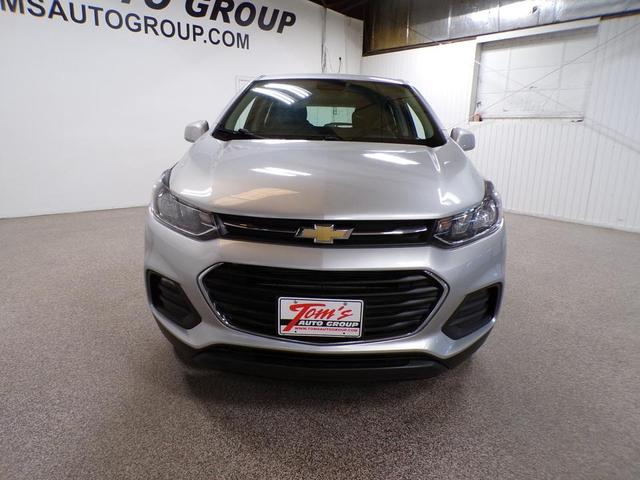 Photo of 2018 Silver Ice Metallic Chevrolet Trax