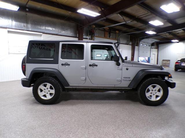 Photo of 2018 Billet Silver Metallic Clearcoat Jeep Wrangler JK Unlimited