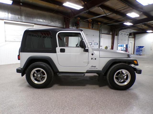 Photo of 2005 Bright Silver Metallic Jeep Wrangler
