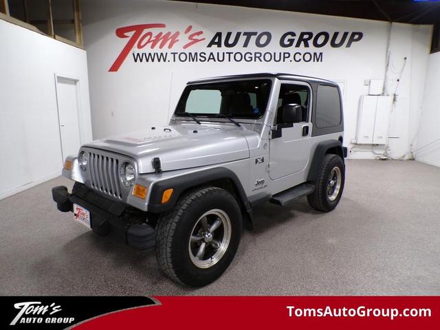 Photo of 2005 Bright Silver Metallic Jeep Wrangler