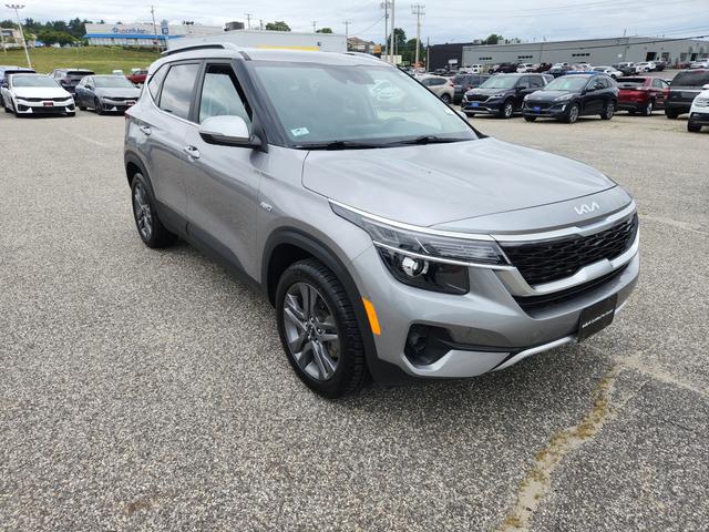 Photo of 2023 Steel Gray Kia Seltos