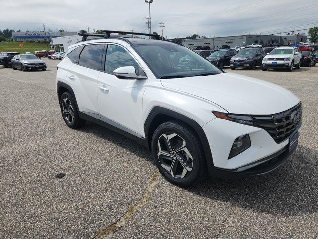 Photo of 2023 White Hyundai TUCSON