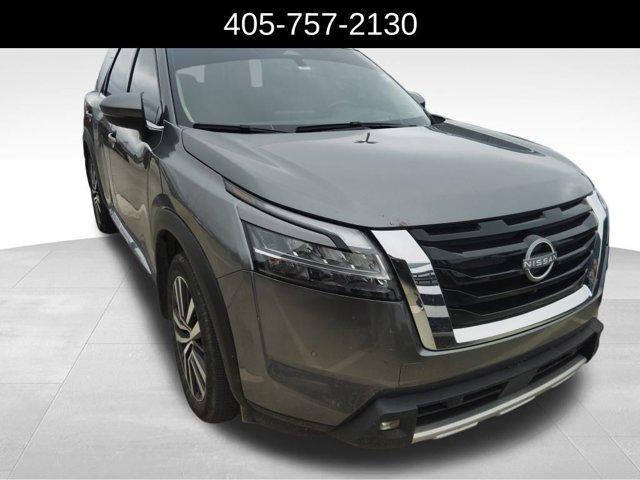 Photo of 2022 Gun Metallic Nissan Pathfinder