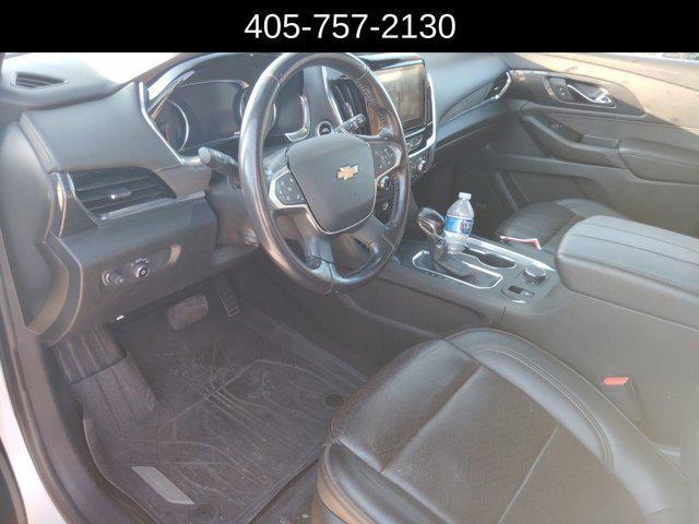 Photo of 2022 Iridescent Pearl Tricoat Chevrolet Traverse