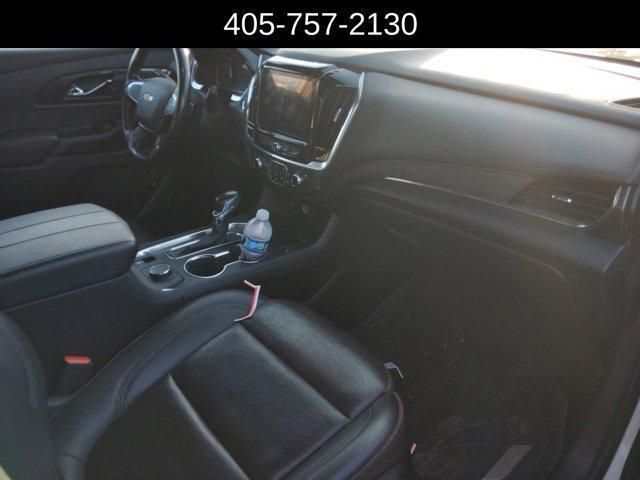 Photo of 2022 Iridescent Pearl Tricoat Chevrolet Traverse