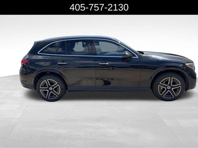 Photo of 2023 Black Mercedes-Benz GLC 300