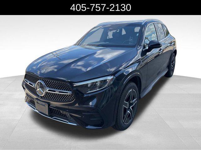 Photo of 2023 Black Mercedes-Benz GLC 300
