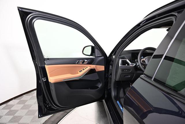 Photo of 2026 Carbon Black Metallic BMW X5
